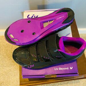 Liv Beyond Regalo Women's Clipless Biking Shoes, US 6 Eu 36, Black w/Purple Trim